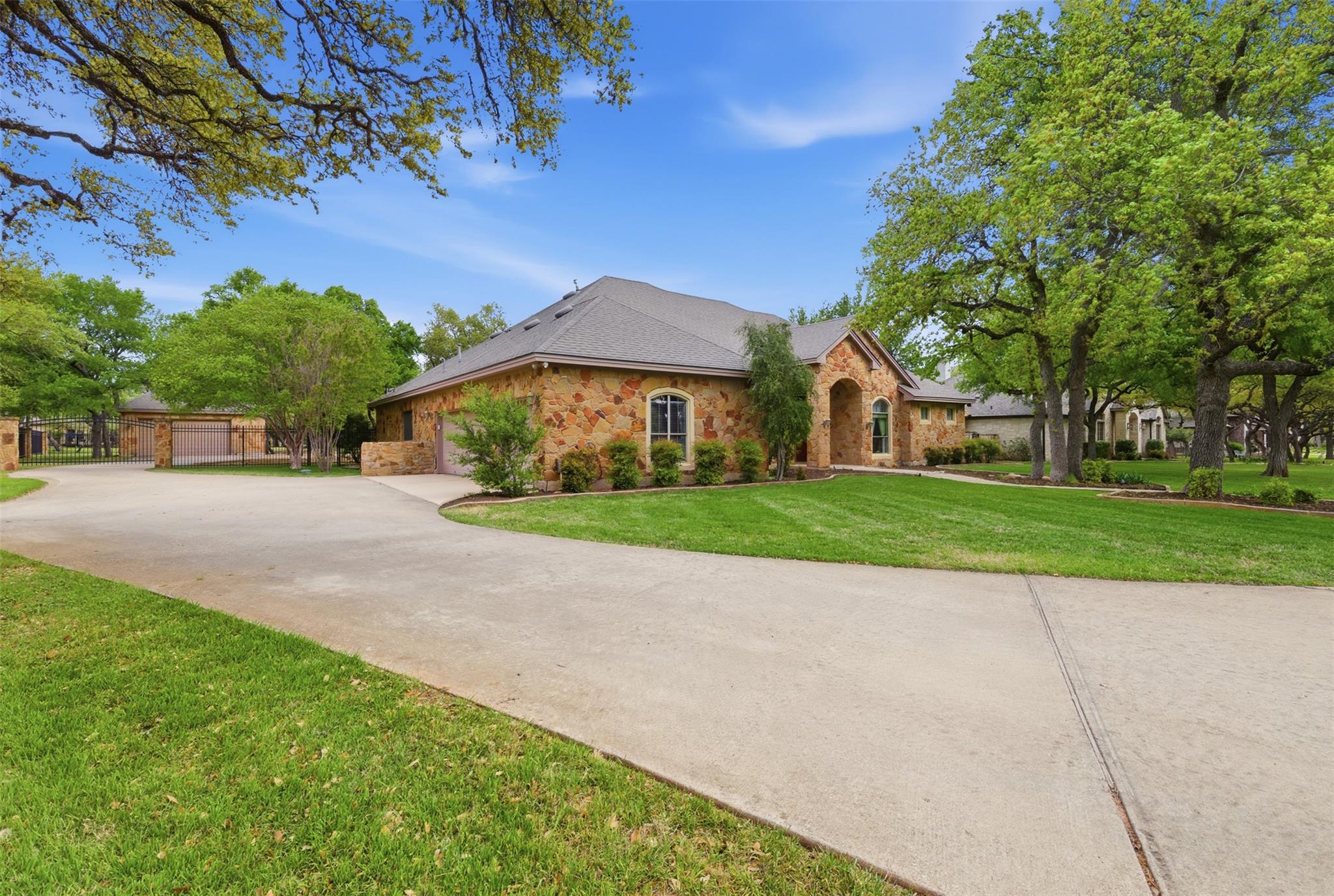 404 Ten Oaks Dr, Georgetown, TX 78633