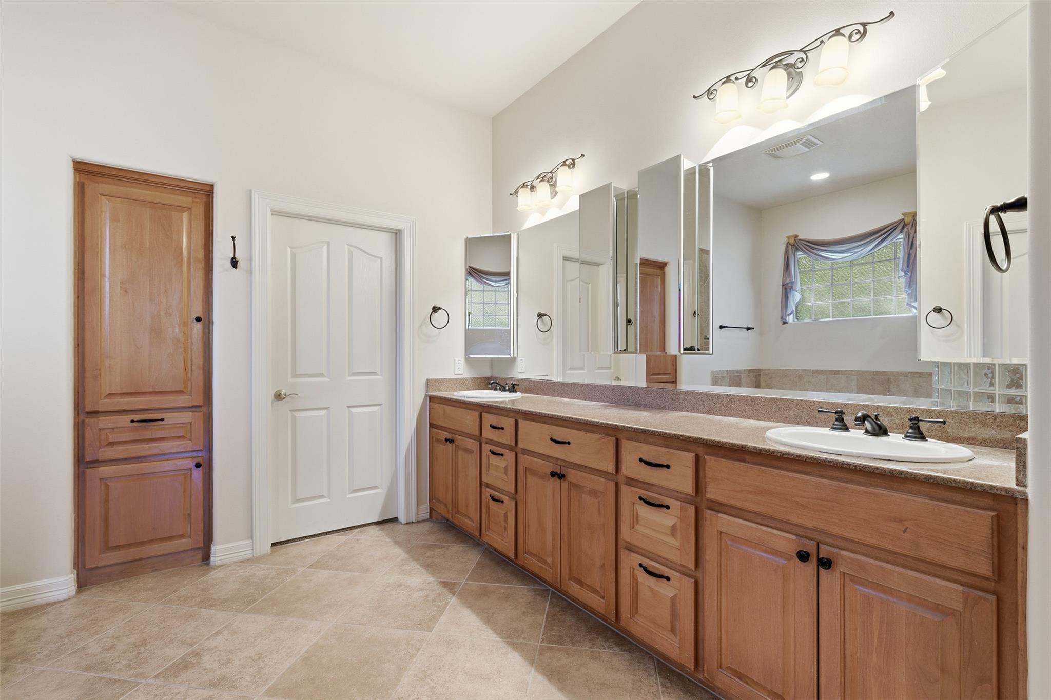 404 Ten Oaks Dr, Georgetown, TX 78633