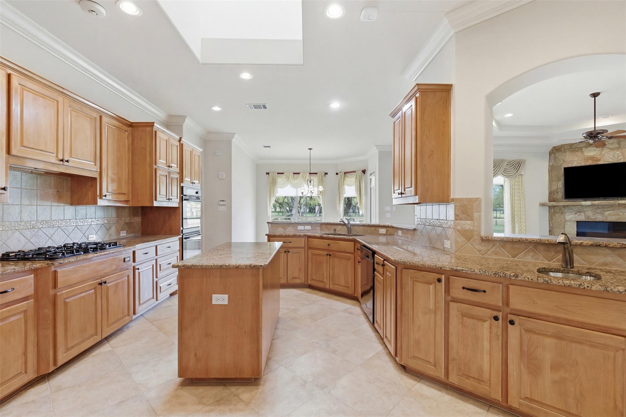 404 Ten Oaks Dr, Georgetown, TX 78633