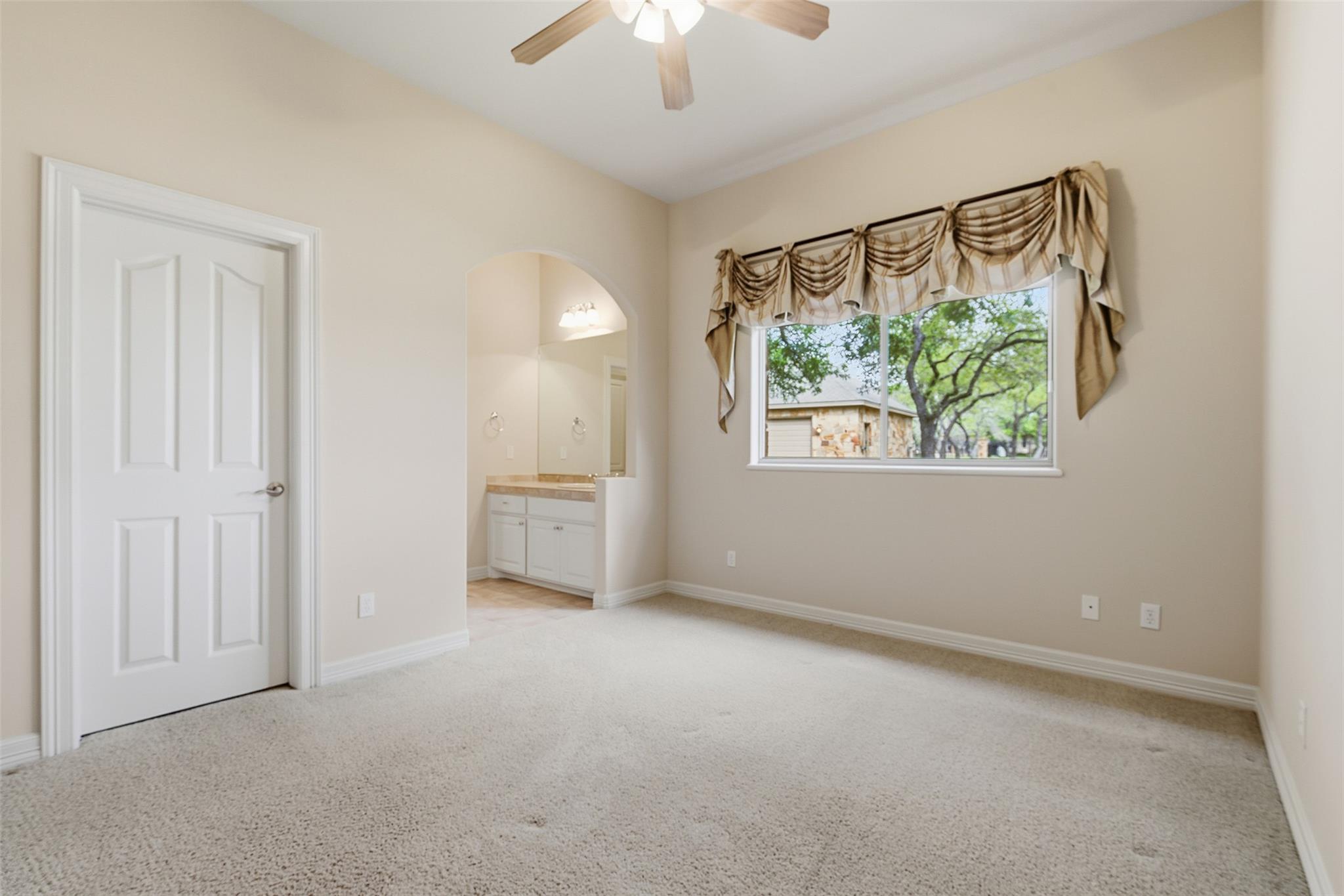 404 Ten Oaks Dr, Georgetown, TX 78633