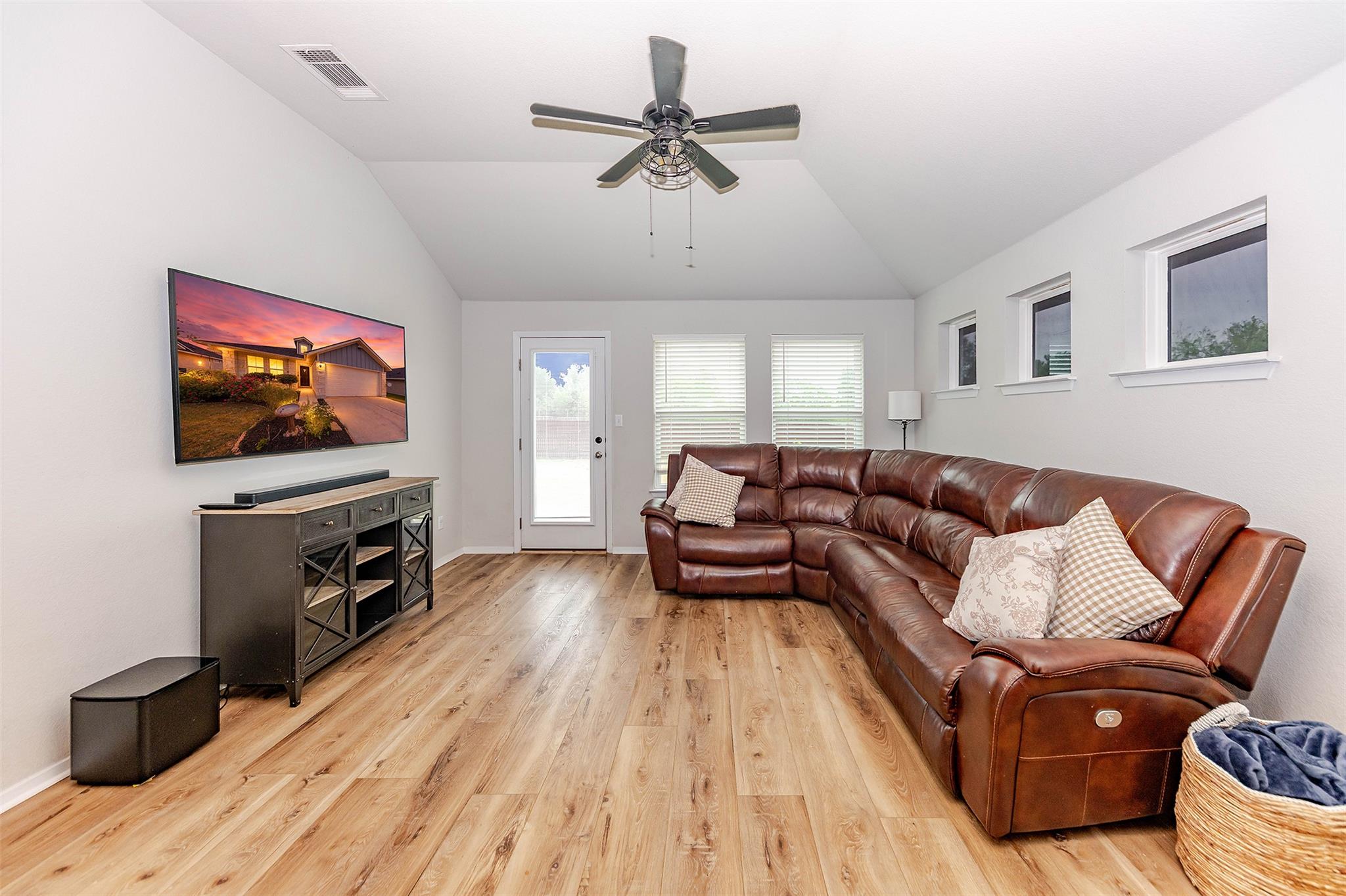 303 Schuyerville Dr, Elgin, TX 78621