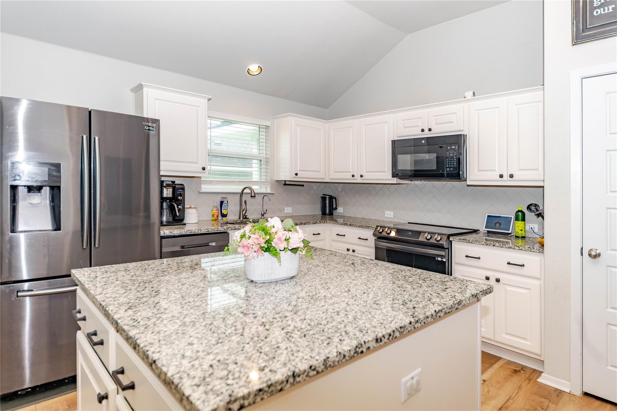 303 Schuyerville Dr, Elgin, TX 78621