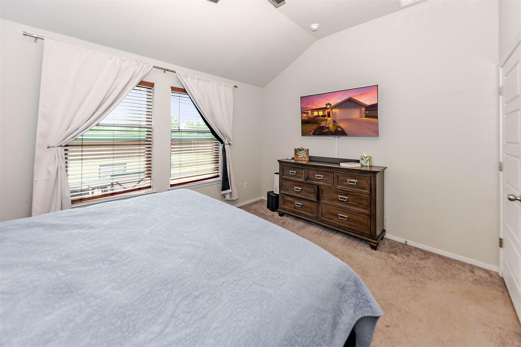 303 Schuyerville Dr, Elgin, TX 78621