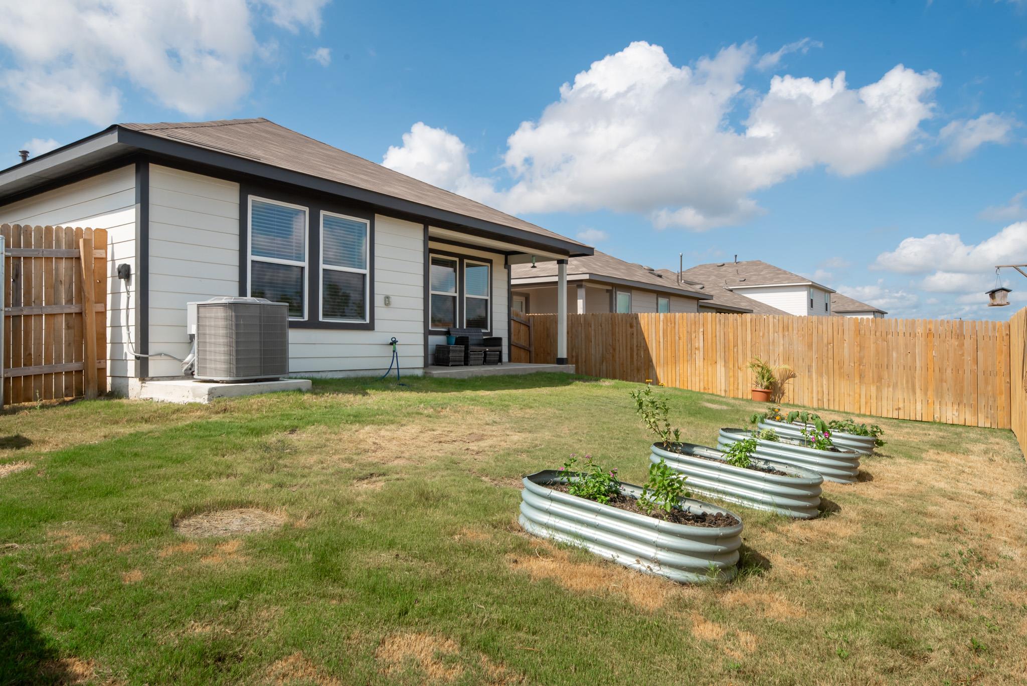 165 Santa Rosa Ln, Buda, TX 78610