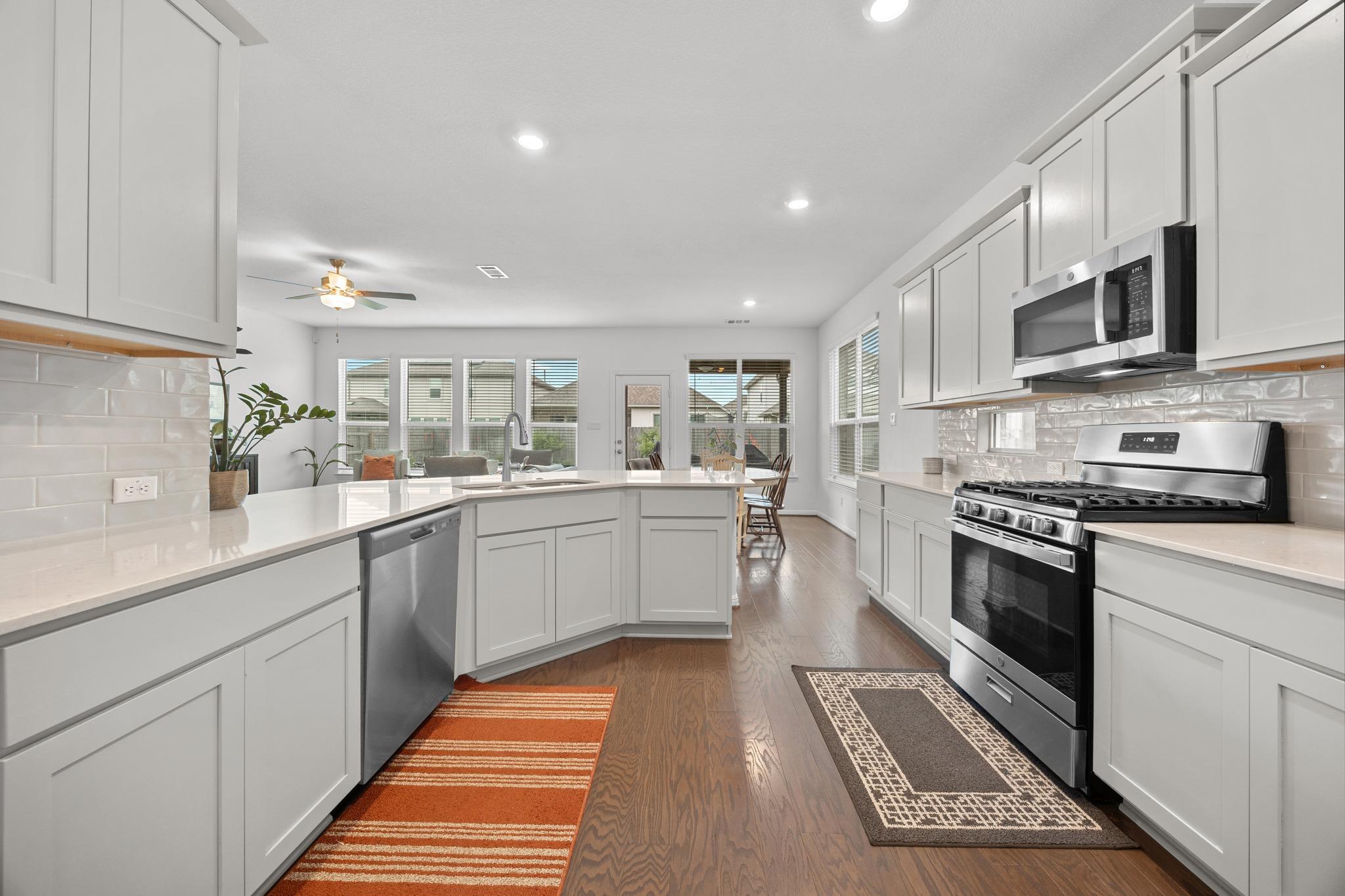 184 Lenera Dr, Liberty Hill, TX 78642