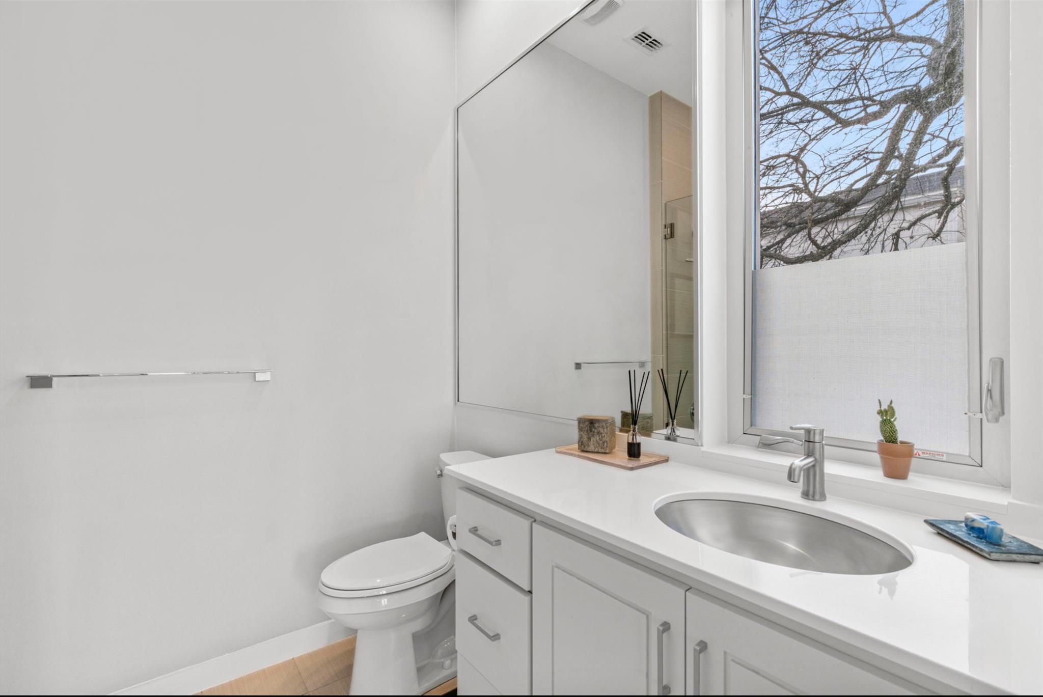 1608 Ravey St # B, Austin, TX 78704