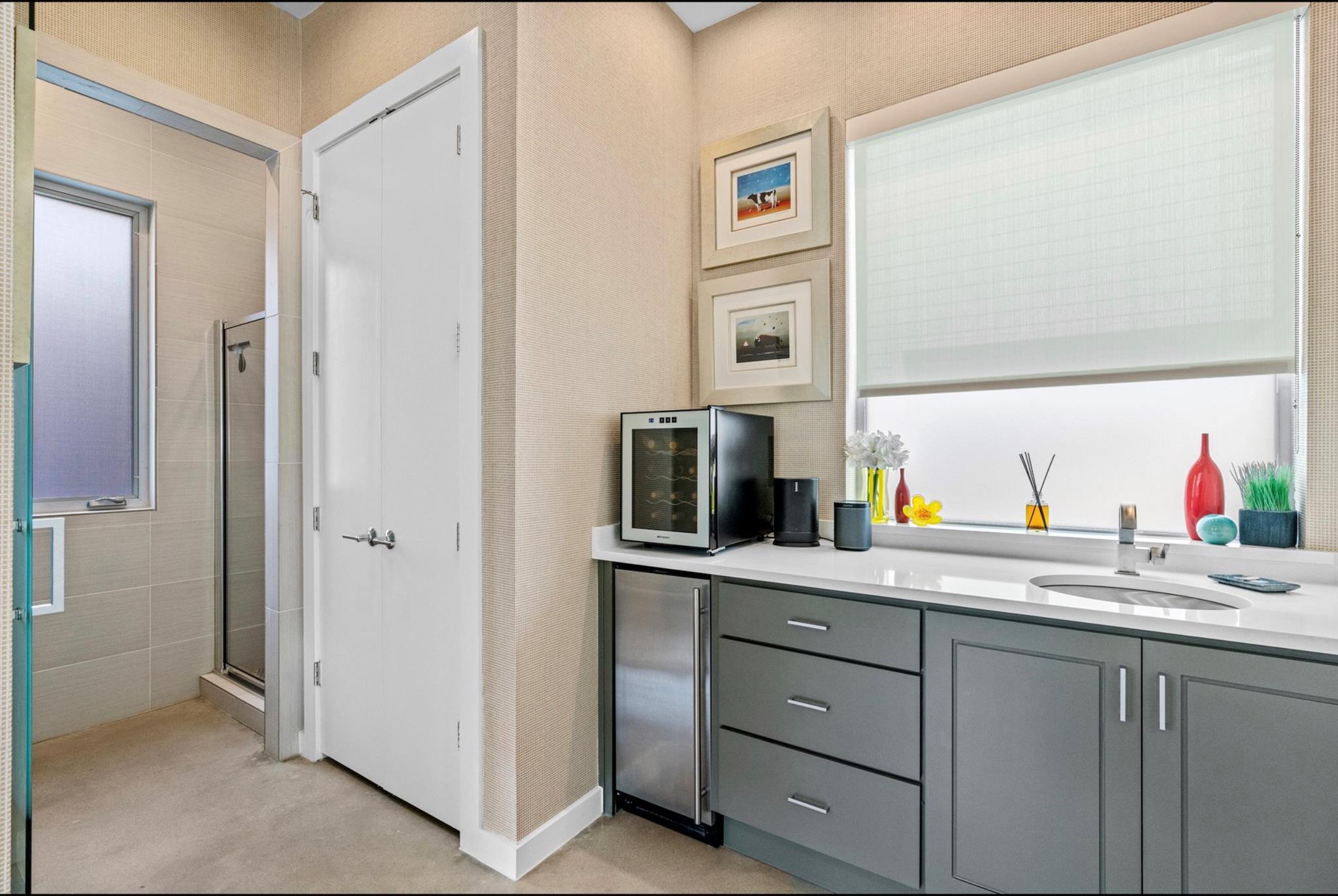 1608 Ravey St # B, Austin, TX 78704