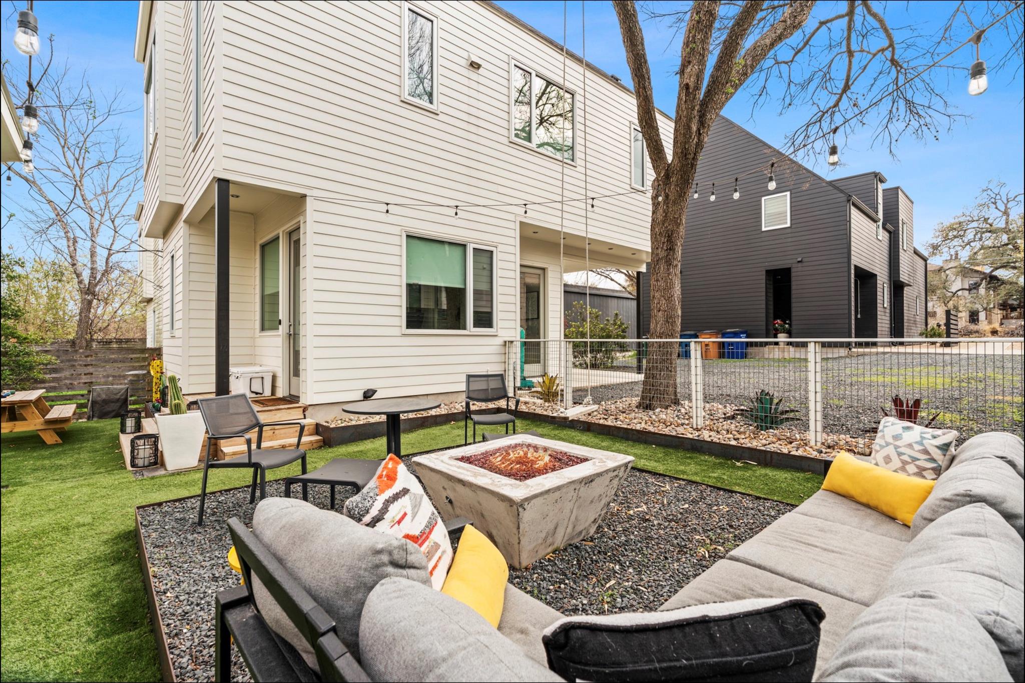 1608 Ravey St # B, Austin, TX 78704