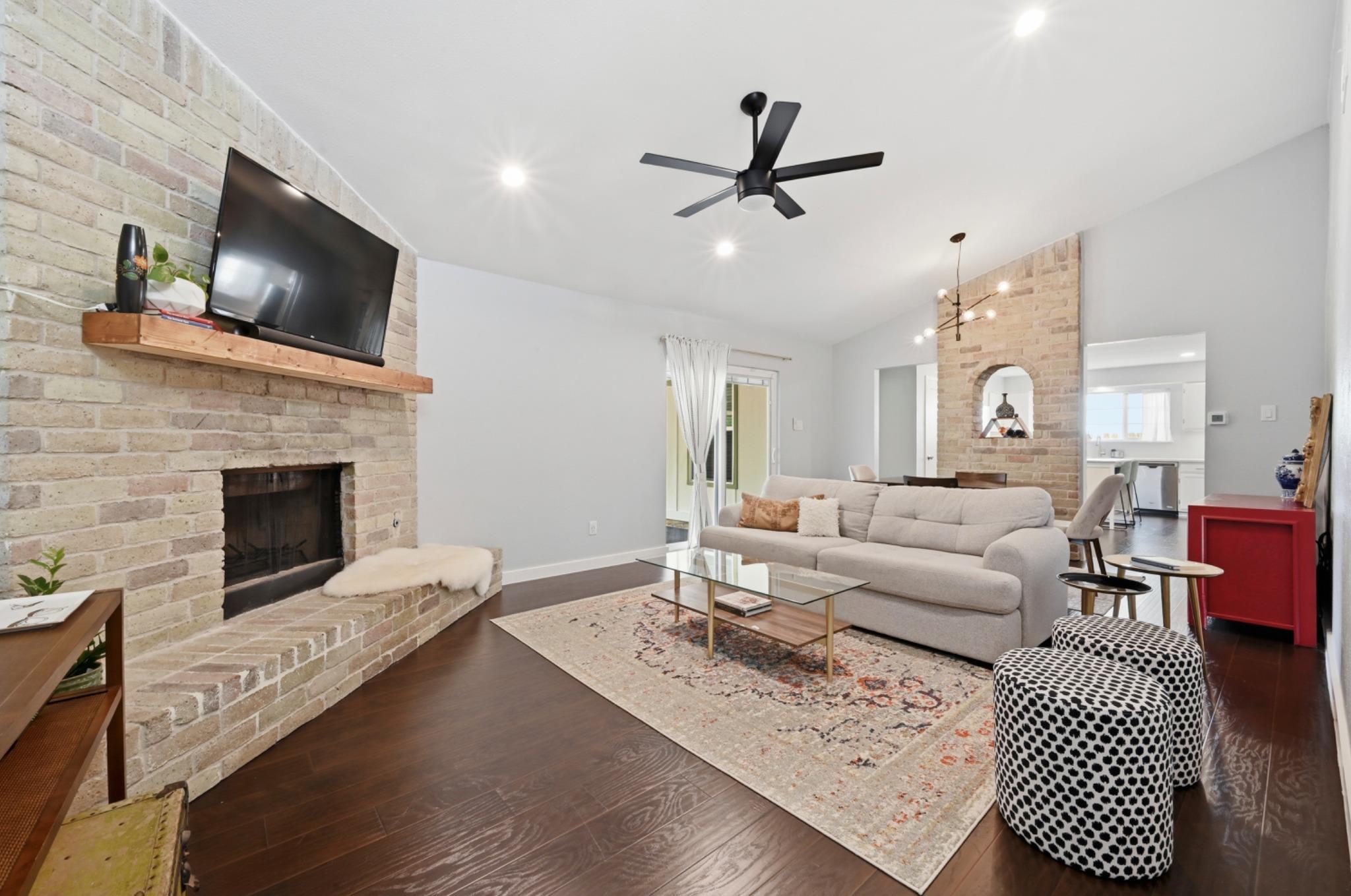 6307 Tara Dr, Austin, TX 78744