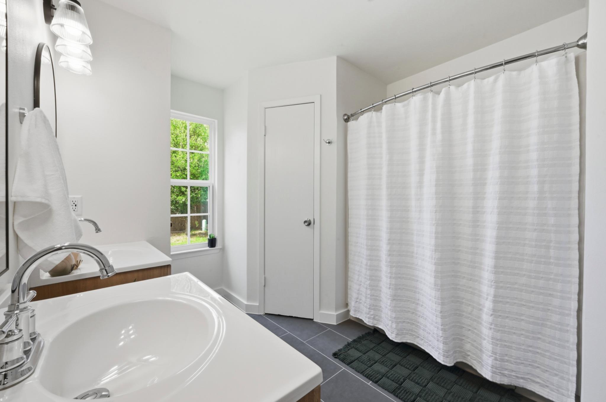 6307 Tara Dr, Austin, TX 78744