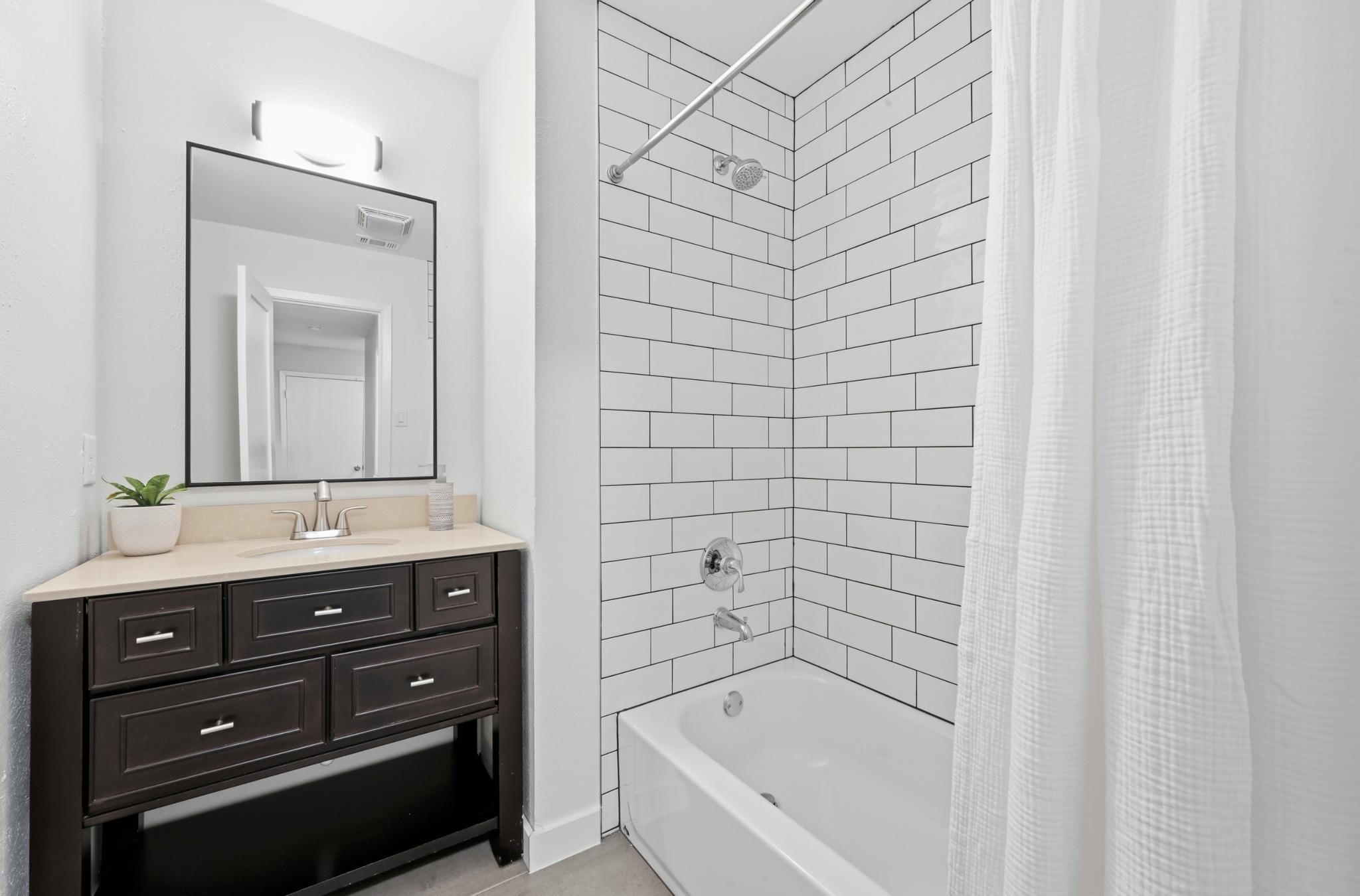 6307 Tara Dr, Austin, TX 78744