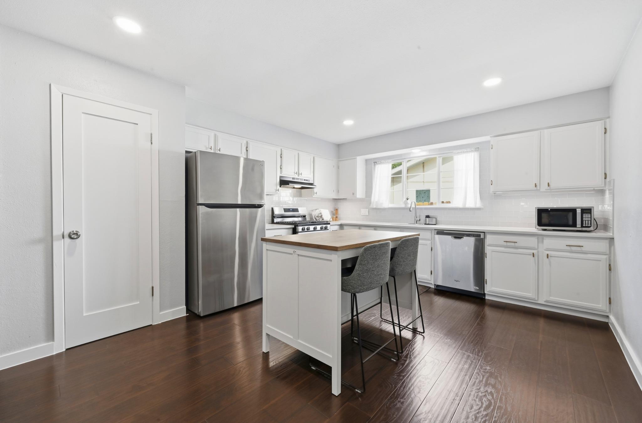 6307 Tara Dr, Austin, TX 78744