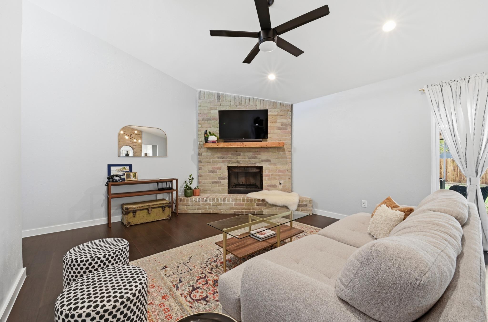 6307 Tara Dr, Austin, TX 78744