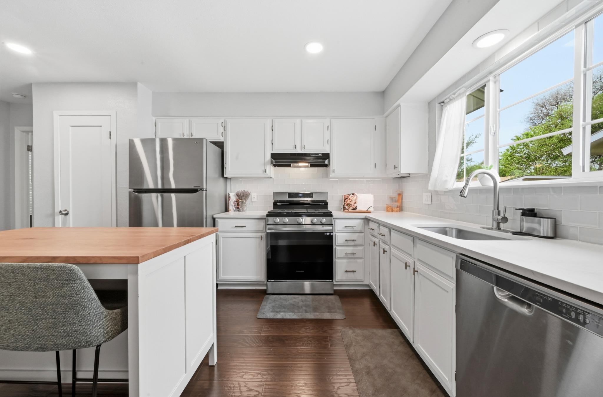 6307 Tara Dr, Austin, TX 78744