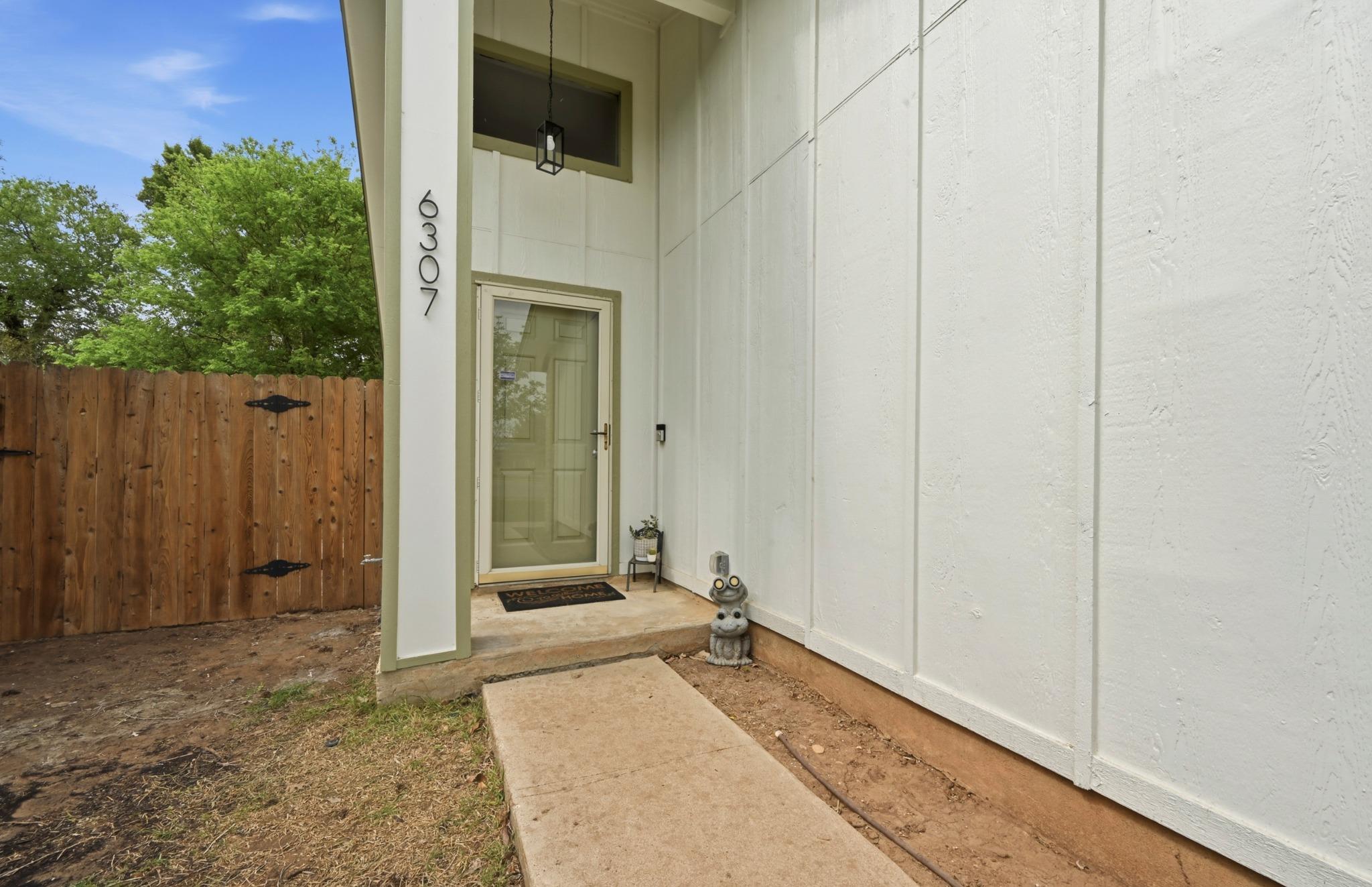 6307 Tara Dr, Austin, TX 78744