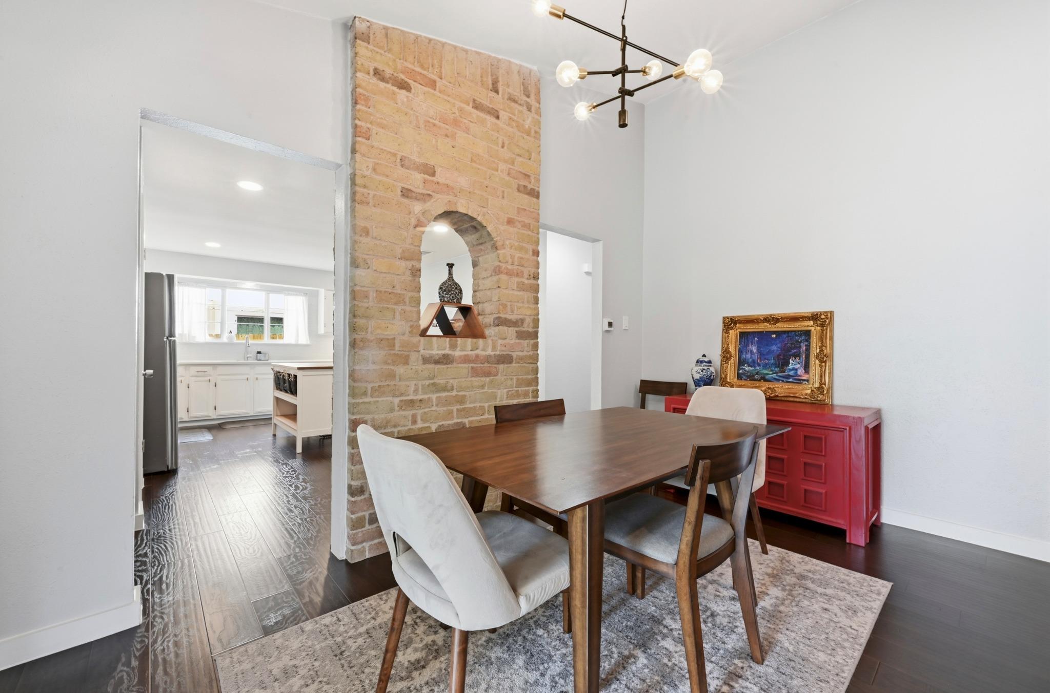 6307 Tara Dr, Austin, TX 78744