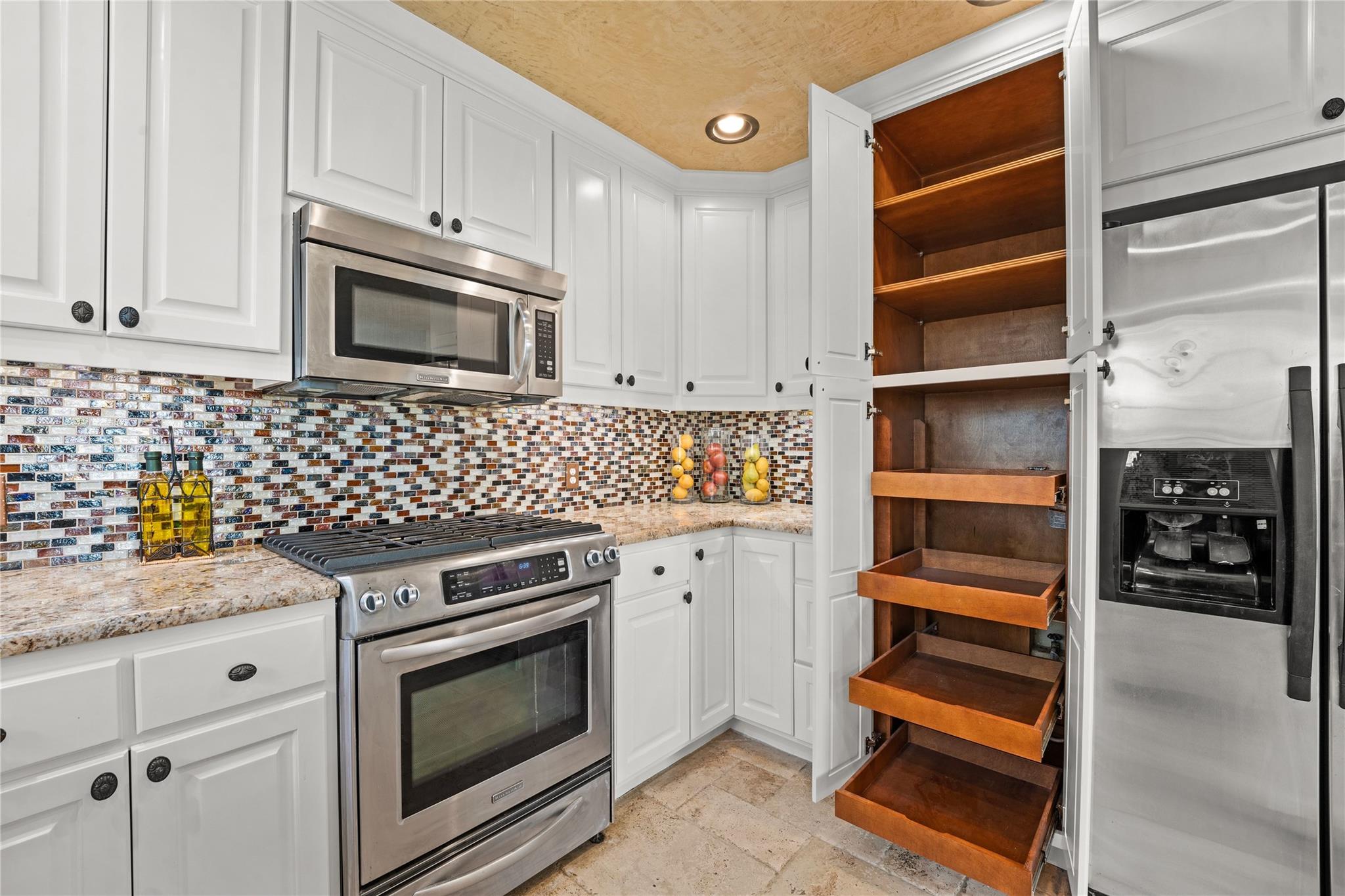 11021 Whiskey River Dr, Austin, TX 78748