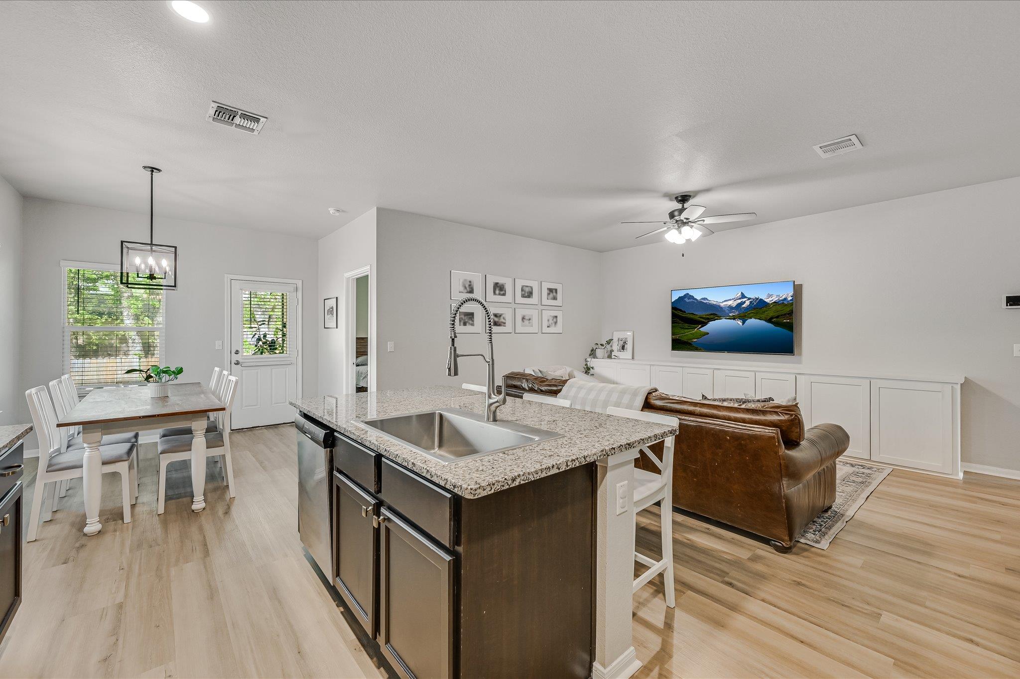 115 Cibolo Creek Dr, Kyle, TX 78640