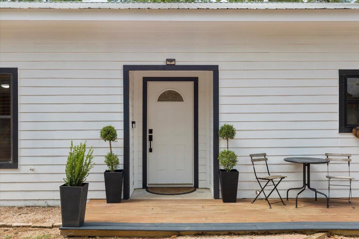 120 Lake Point Way, Bastrop, TX 78602