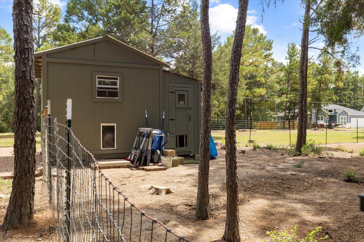 120 Lake Point Way, Bastrop, TX 78602