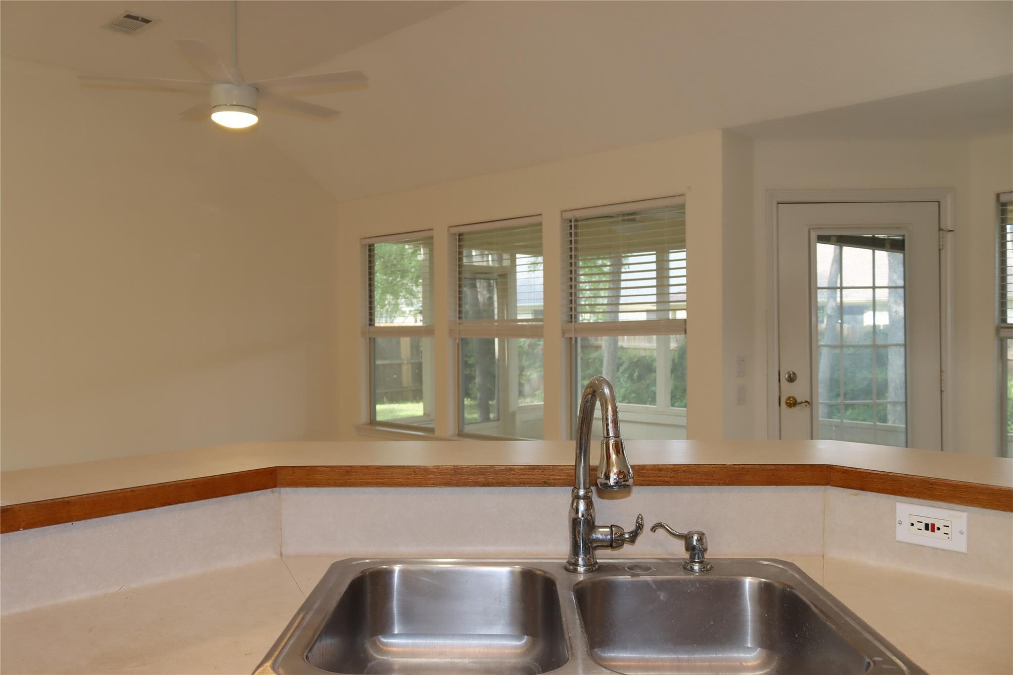 3013 Parker Dr, Georgetown, TX 78628