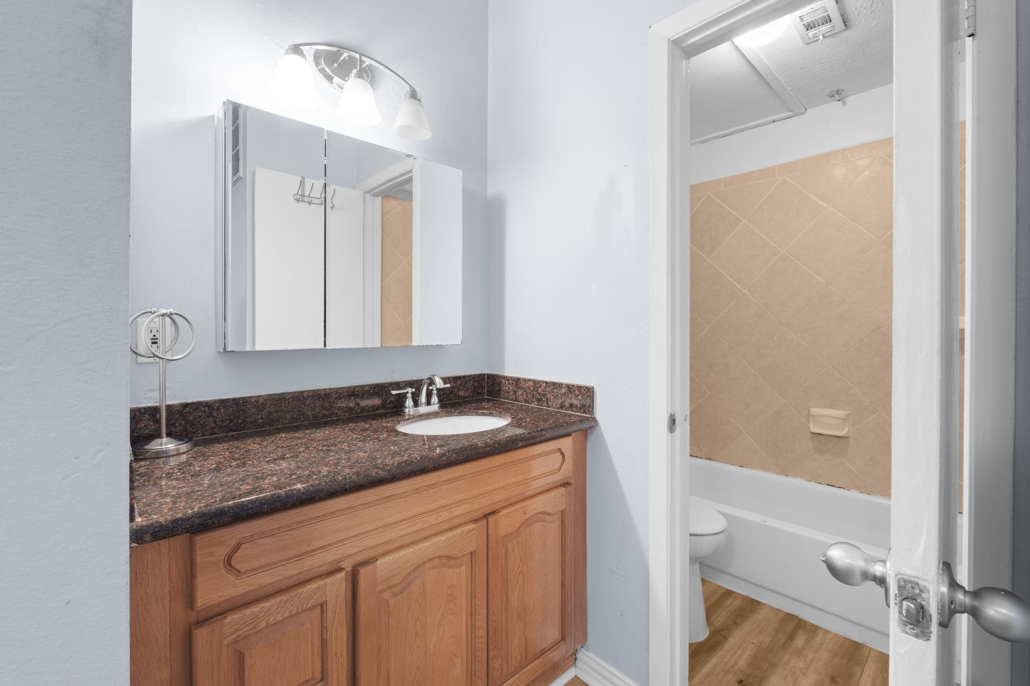 2714 Nueces St # 206, Austin, TX 78705