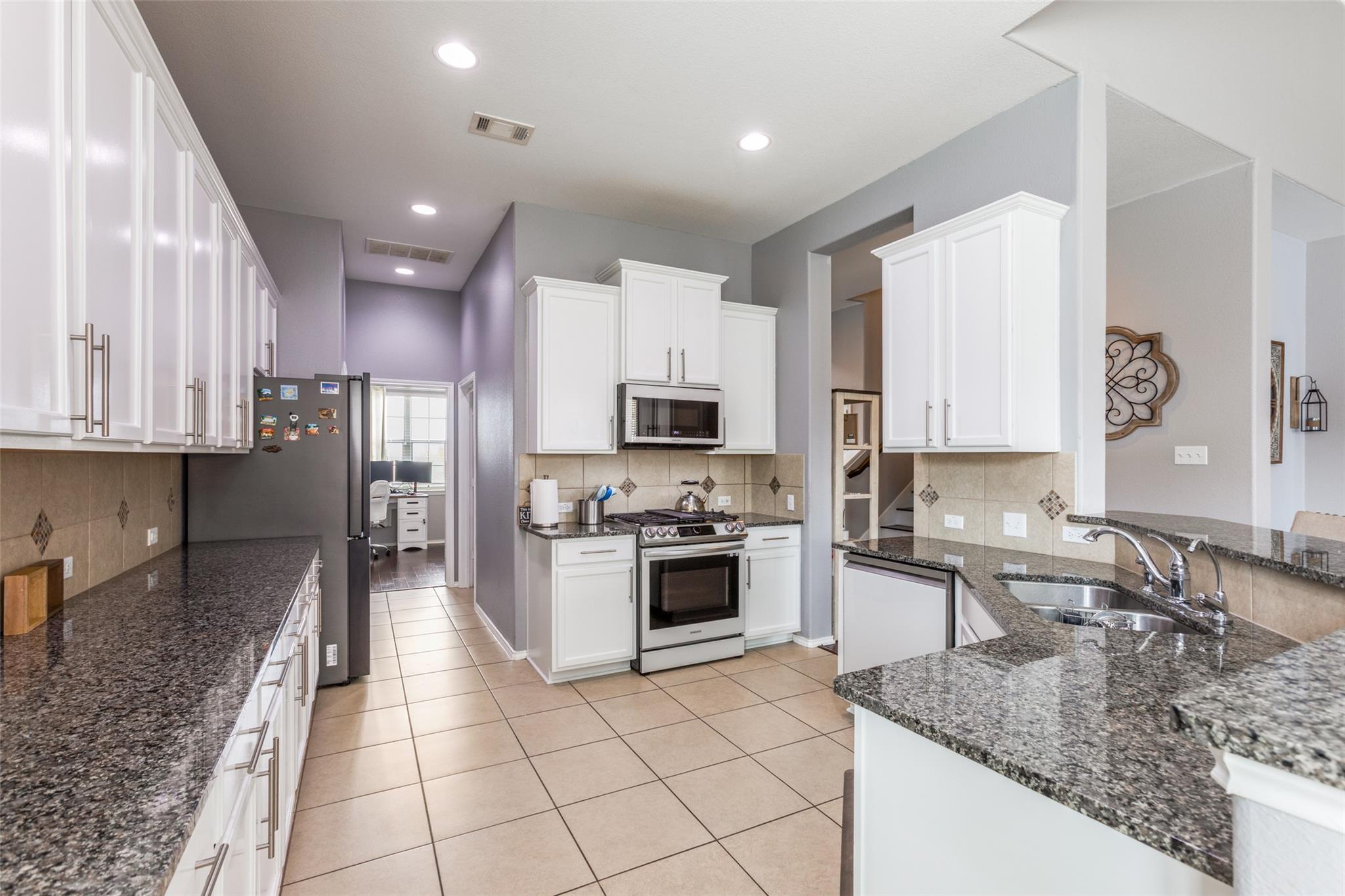 1814 Paseo Verde Dr, Leander, TX 78641