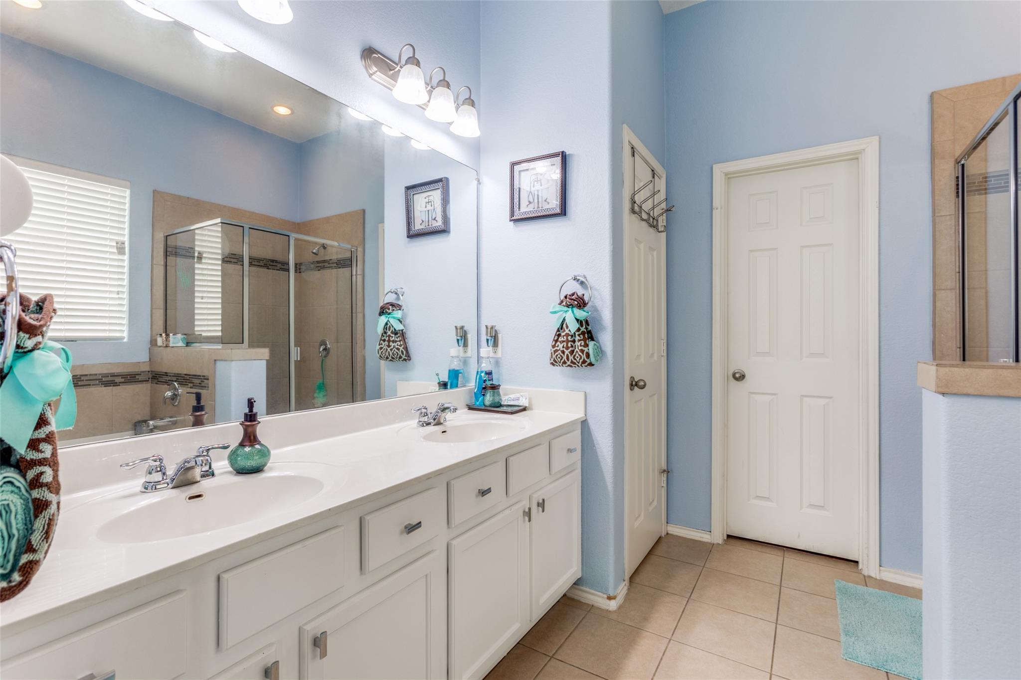 1814 Paseo Verde Dr, Leander, TX 78641