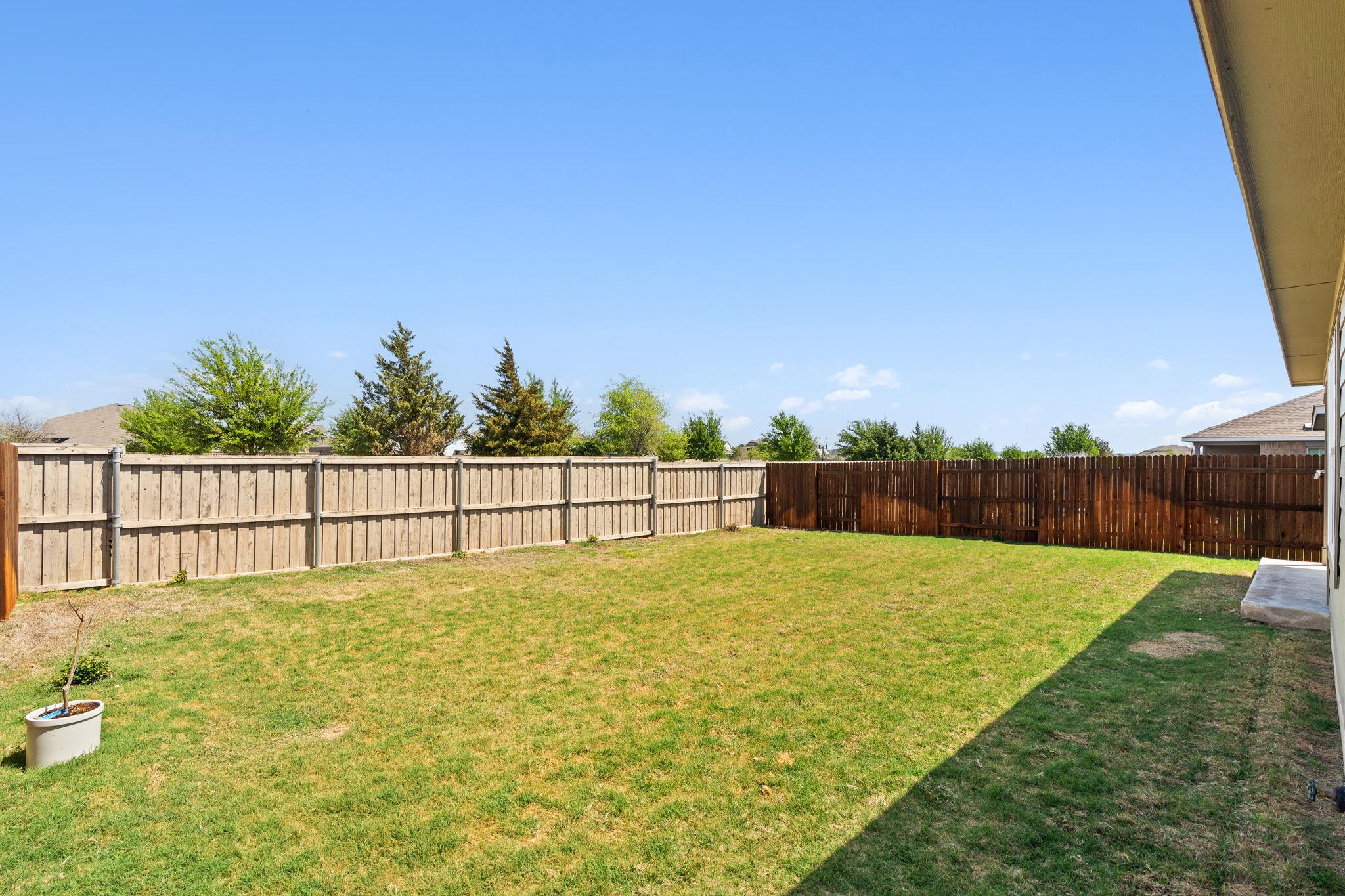 142 Esparza Dr, Bastrop, TX 78602