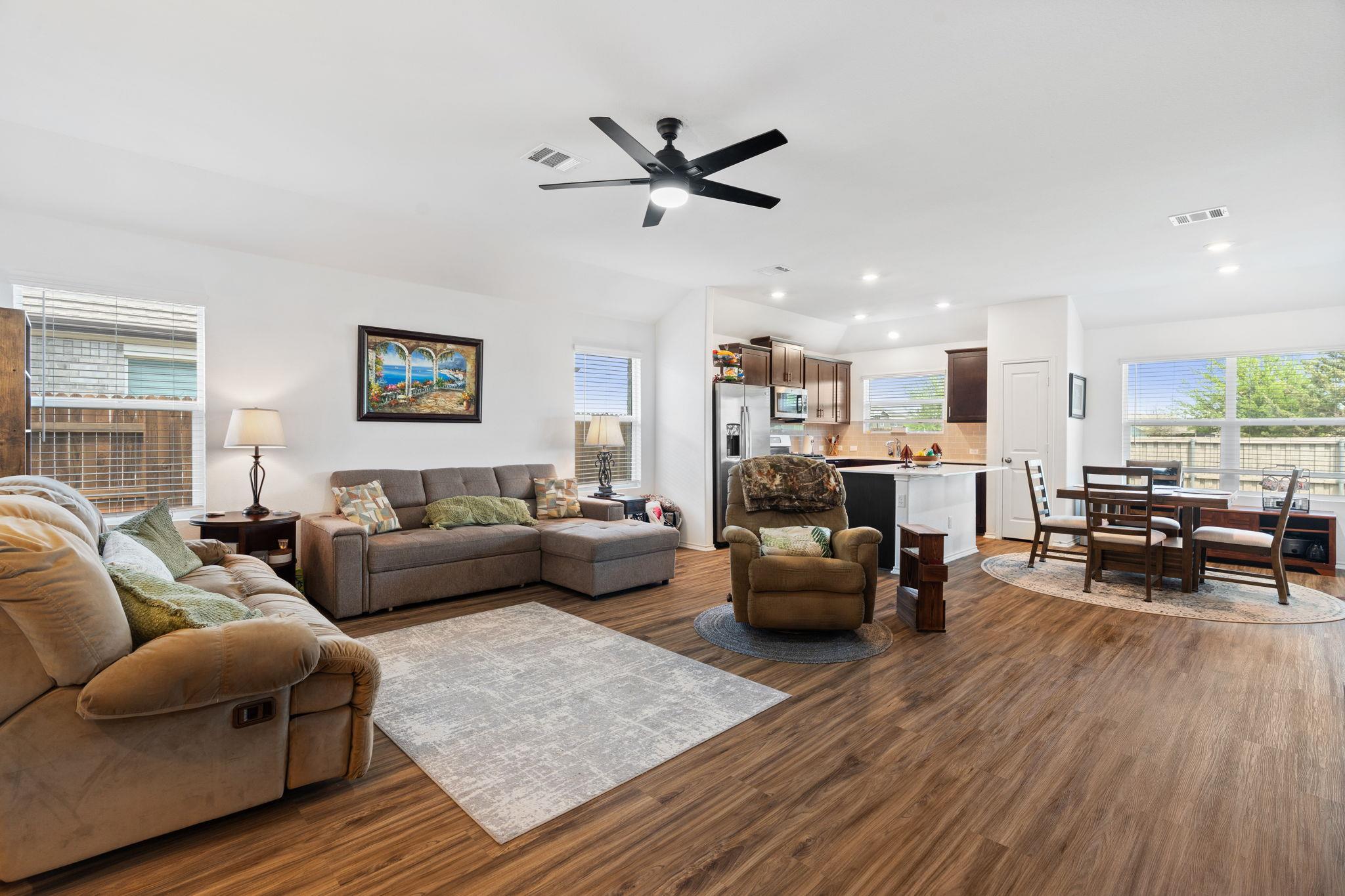 142 Esparza Dr, Bastrop, TX 78602