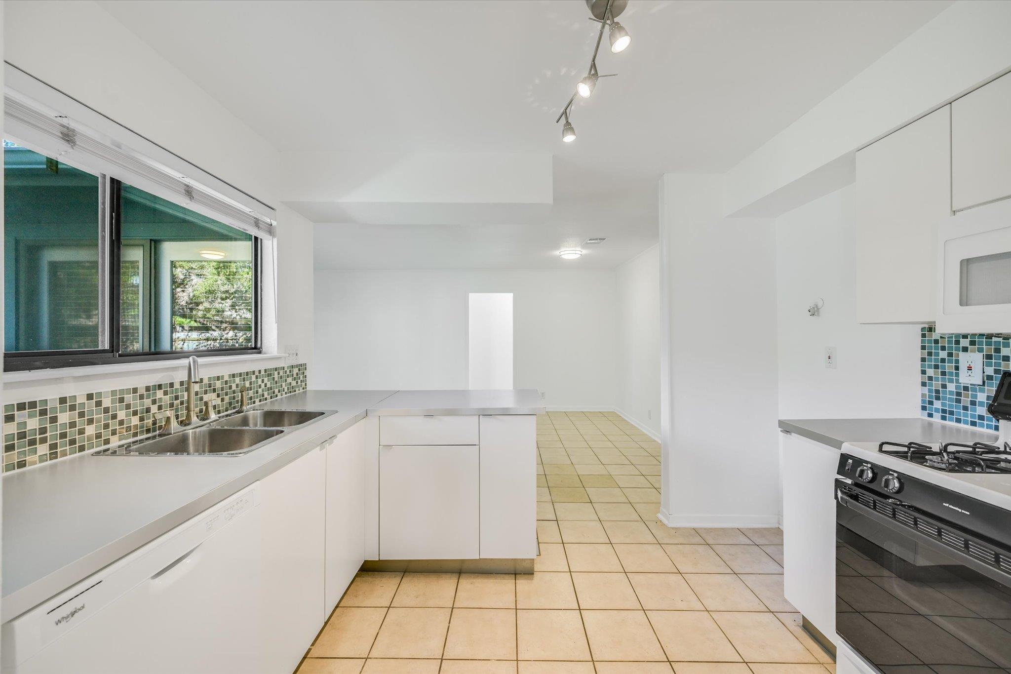 11803 Broad Oaks Dr, Austin, TX 78759