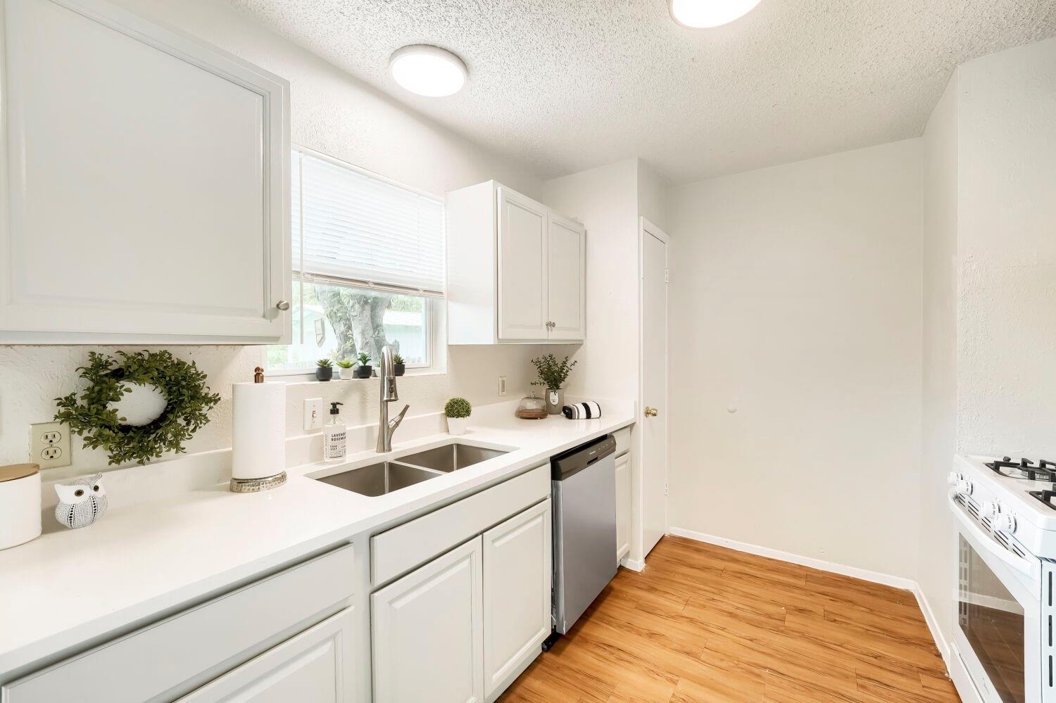 2301 Dove Springs Dr, Austin, TX 78744