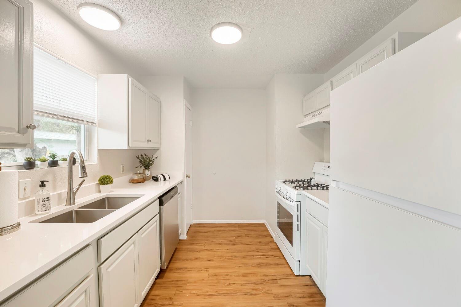 2301 Dove Springs Dr, Austin, TX 78744