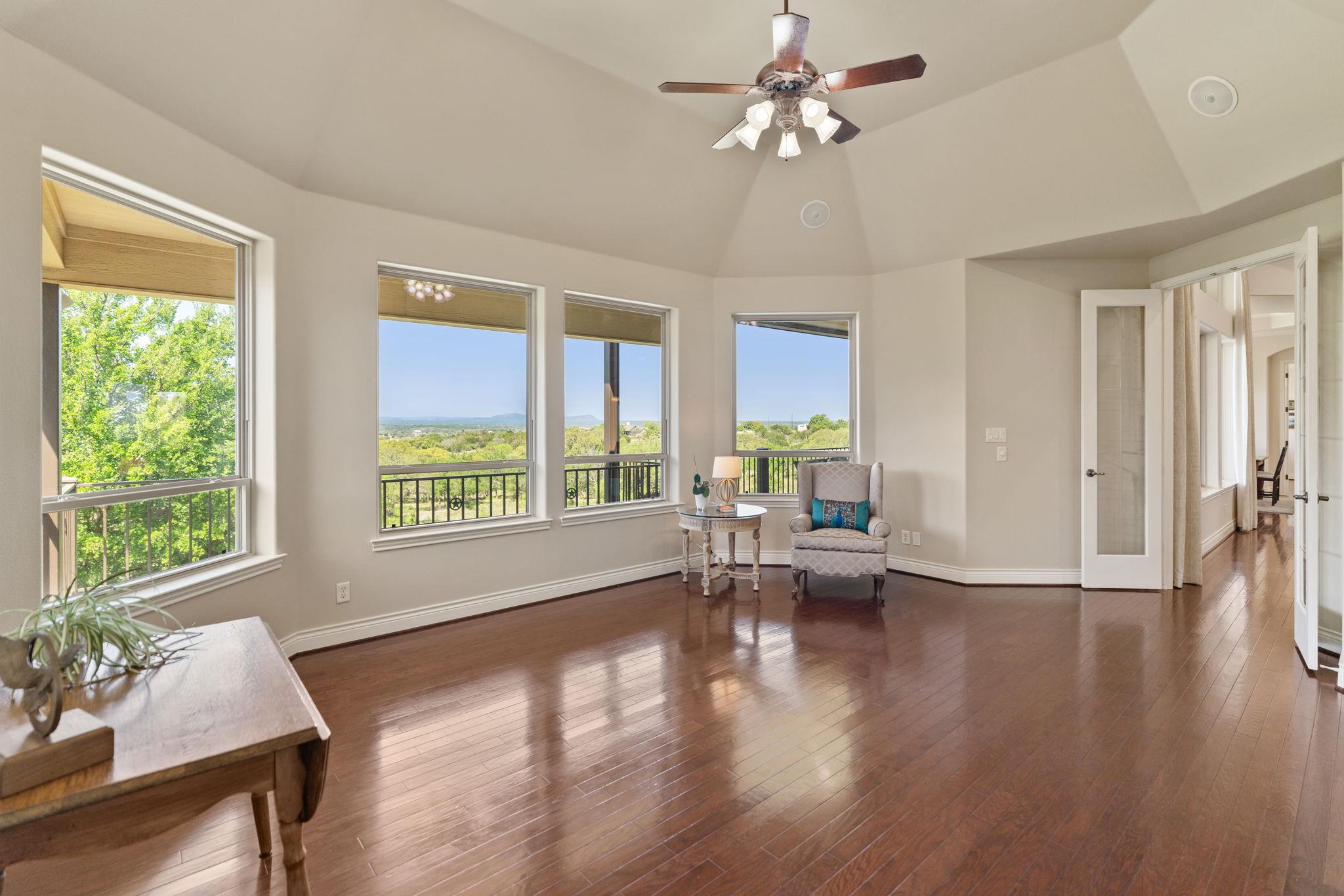 310 The Hills Rd, Horseshoe Bay, TX 78657