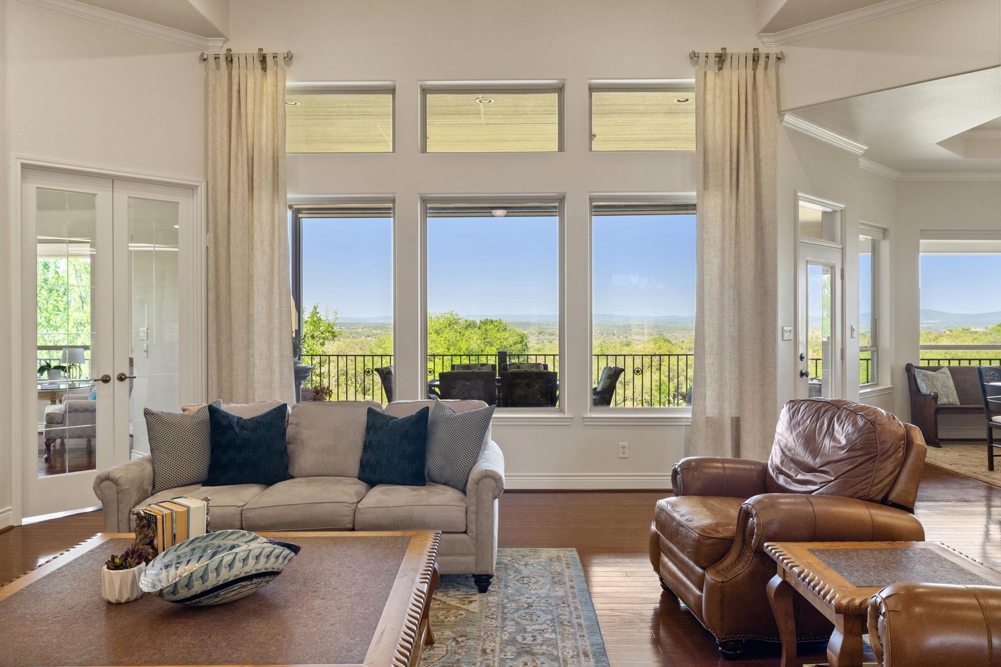 310 The Hills Rd, Horseshoe Bay, TX 78657