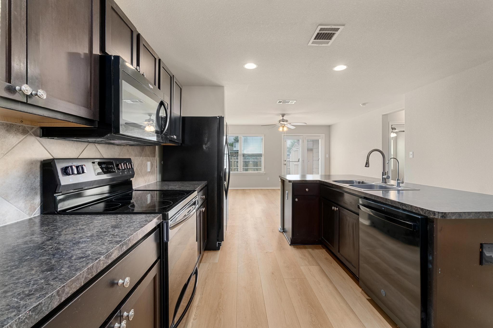 12916 Snow Ln, Manor, TX 78653