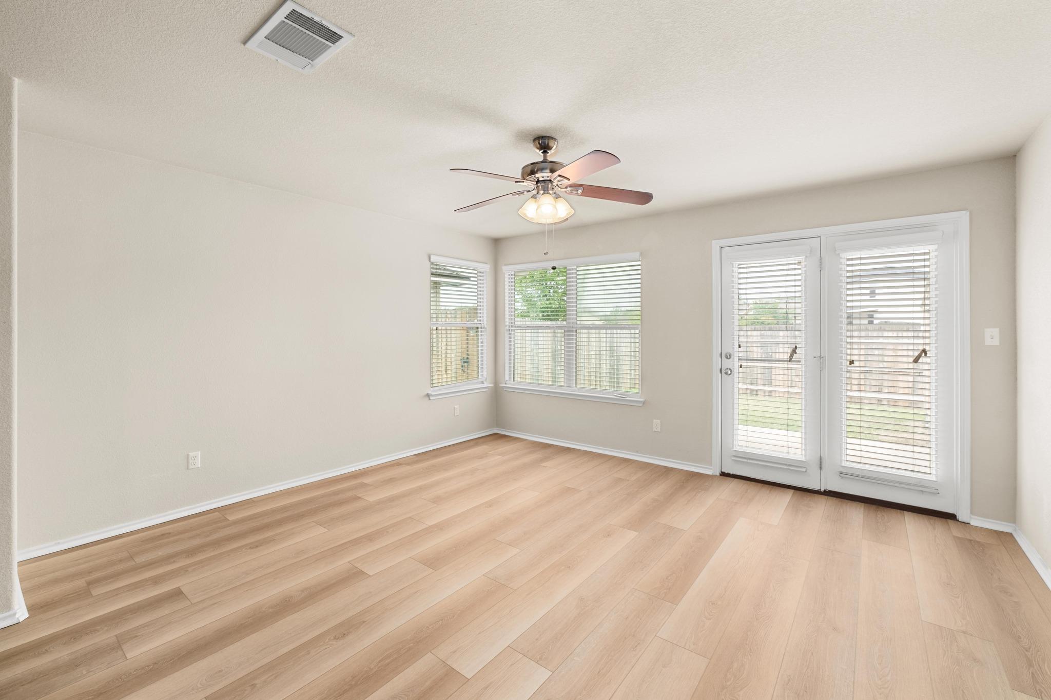 12916 Snow Ln, Manor, TX 78653