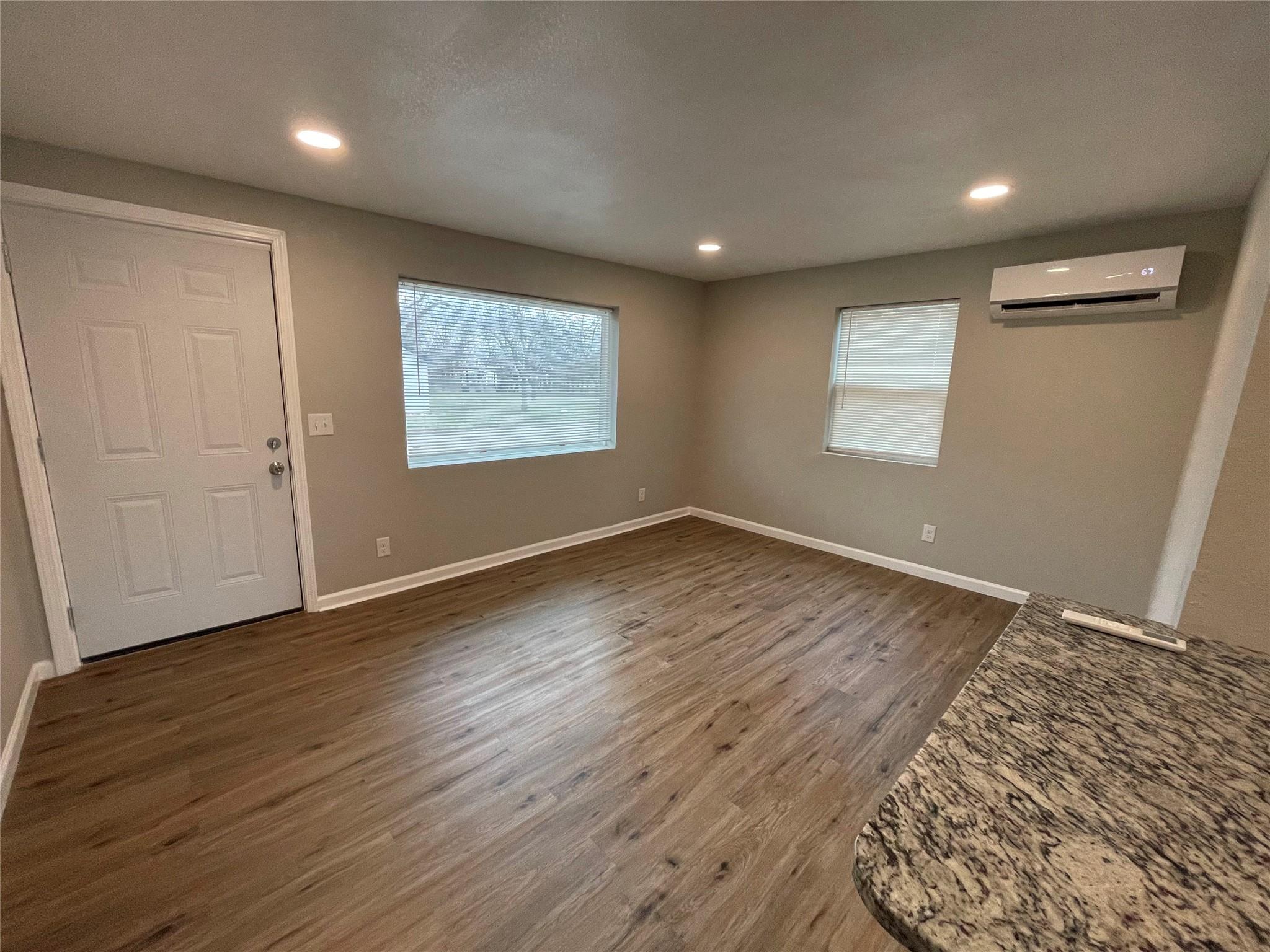 809 S Pierce St, Burnet, TX 78611