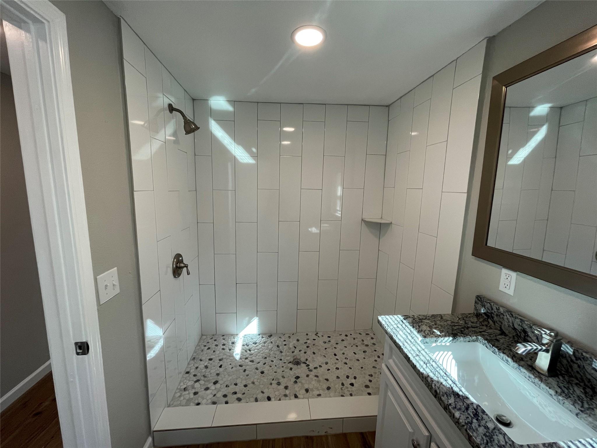 809 S Pierce St, Burnet, TX 78611