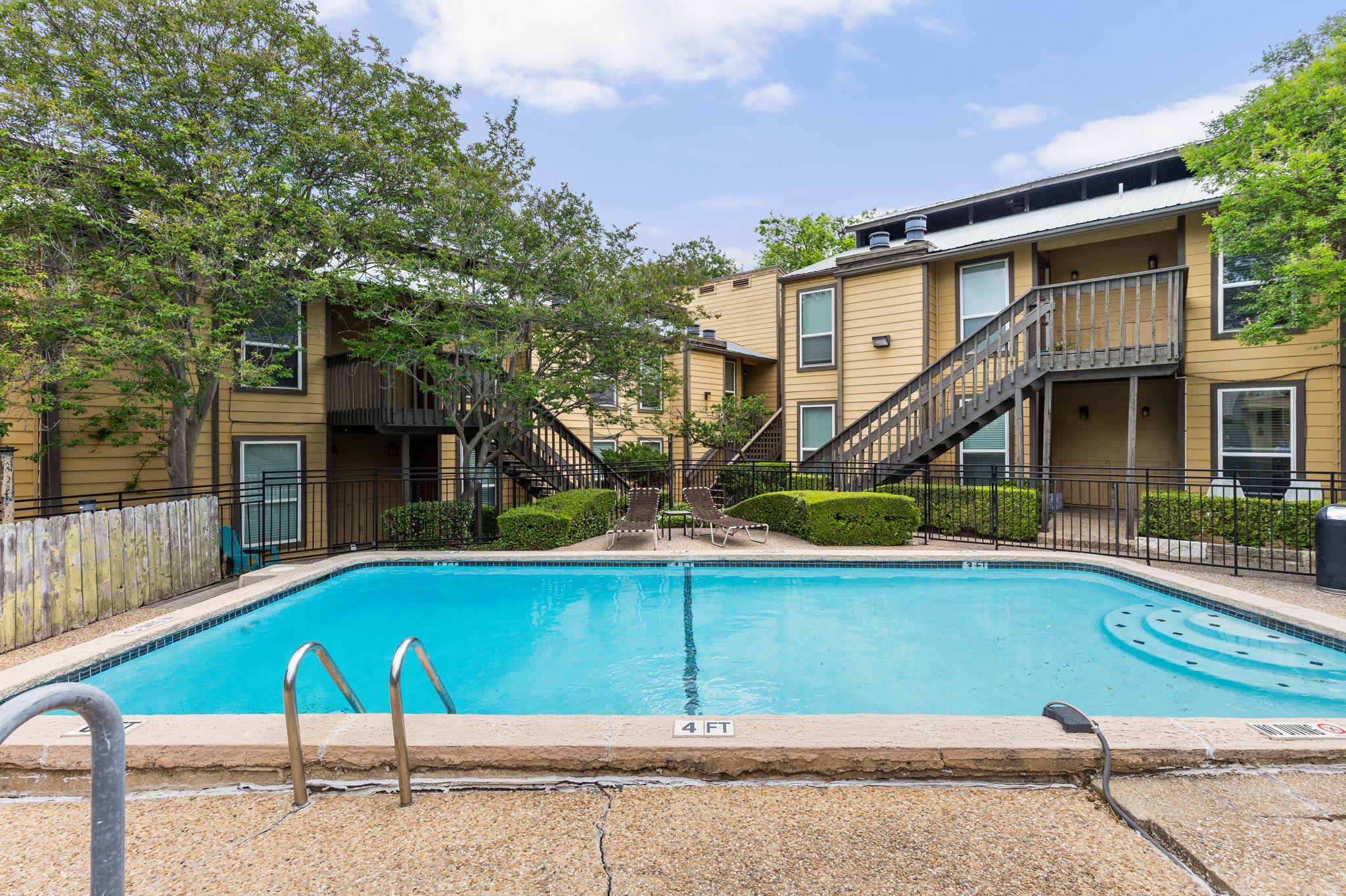 1000 W 26th St # 208, Austin, TX 78705