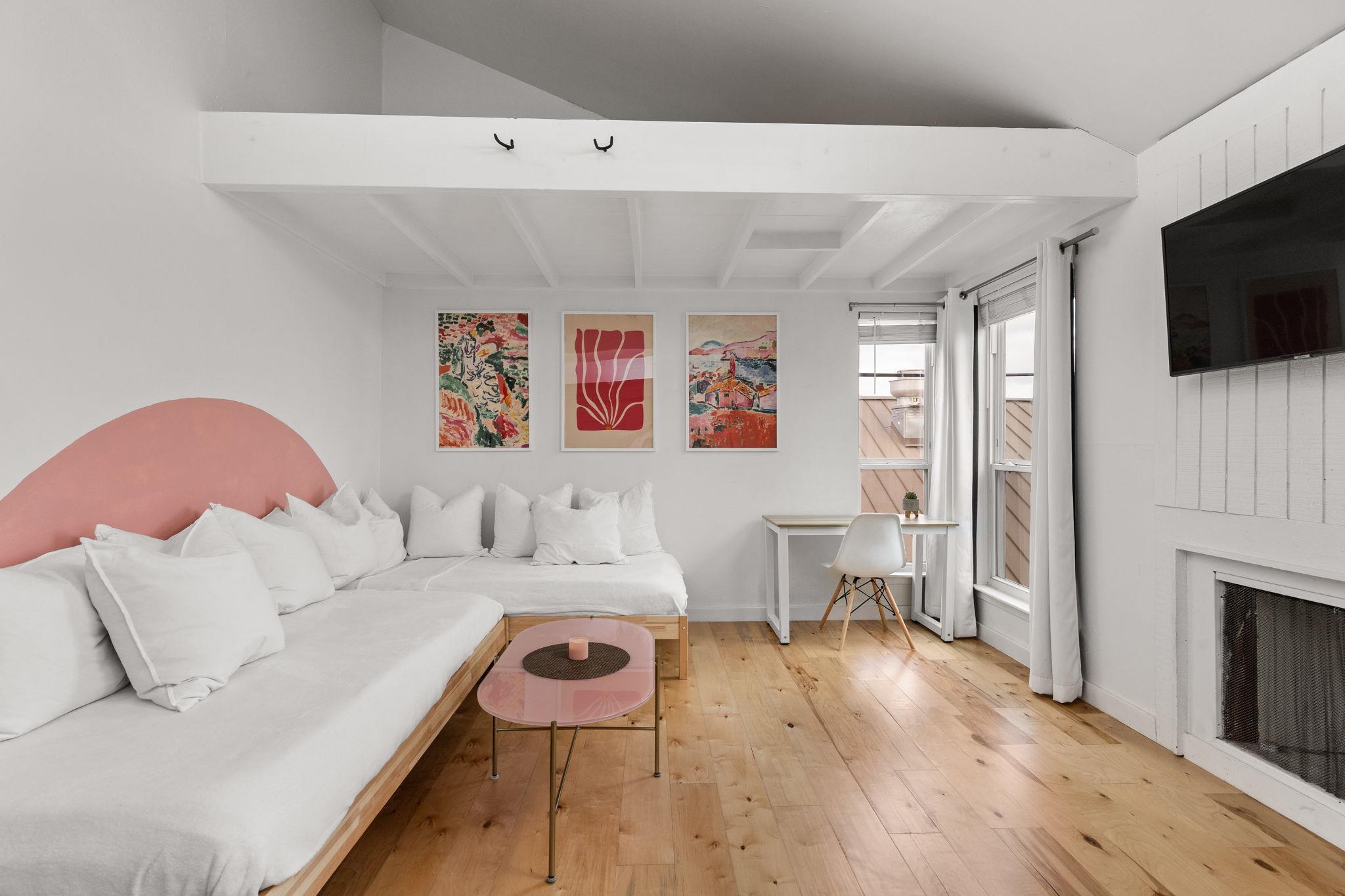 1000 W 26th St # 208, Austin, TX 78705