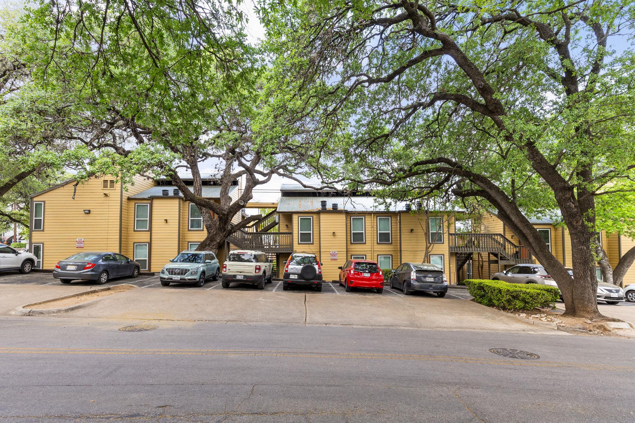 1000 W 26th St # 208, Austin, TX 78705