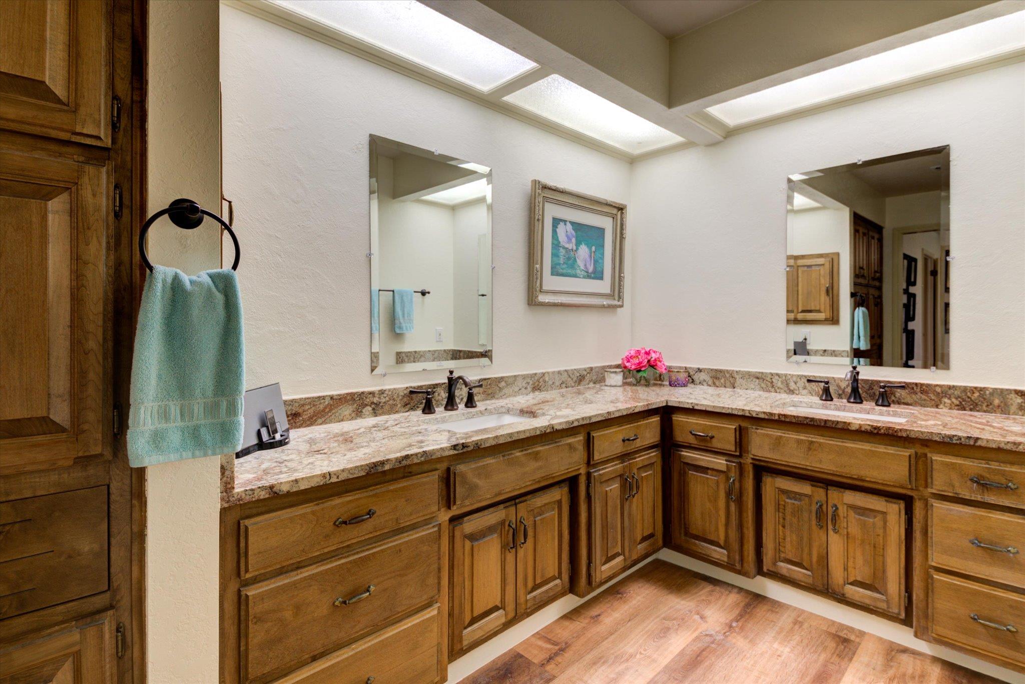 115 Firestone Pl, Meadowlakes, TX 78654