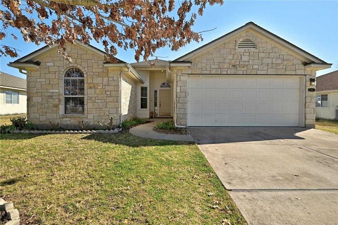 317 McCoy Ln, Hutto, TX 78634