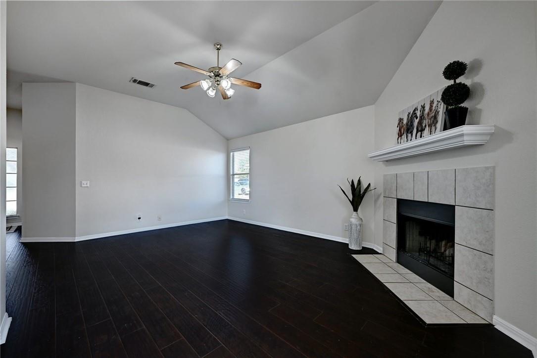 317 McCoy Ln, Hutto, TX 78634