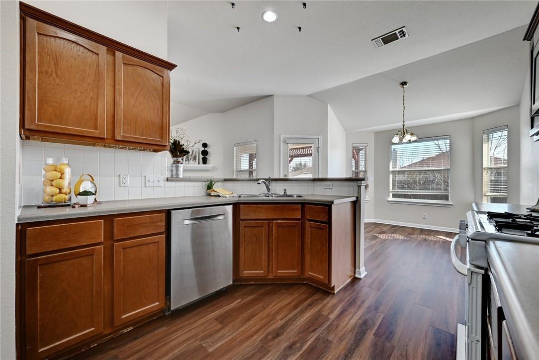 317 McCoy Ln, Hutto, TX 78634