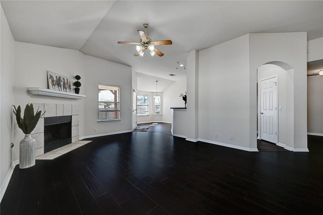 317 McCoy Ln, Hutto, TX 78634