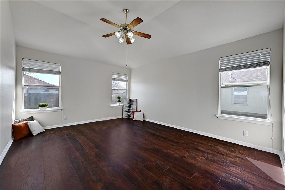 317 McCoy Ln, Hutto, TX 78634