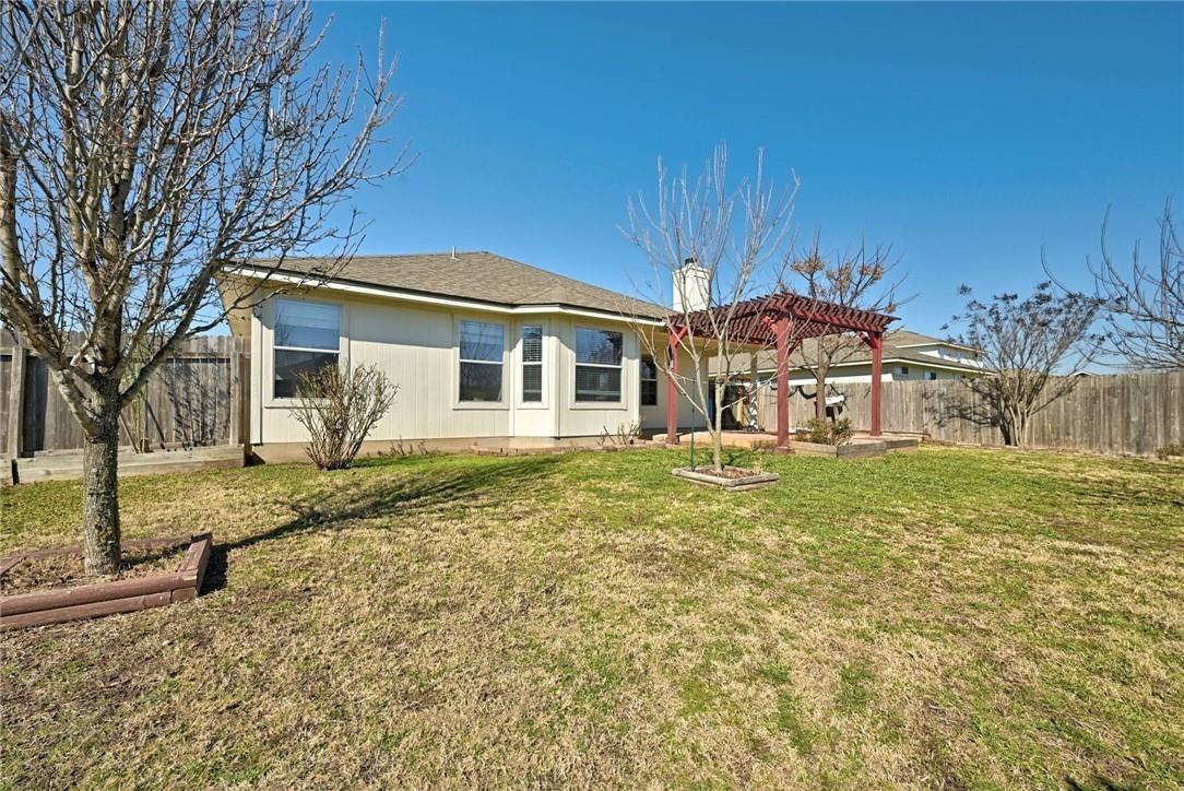 317 McCoy Ln, Hutto, TX 78634