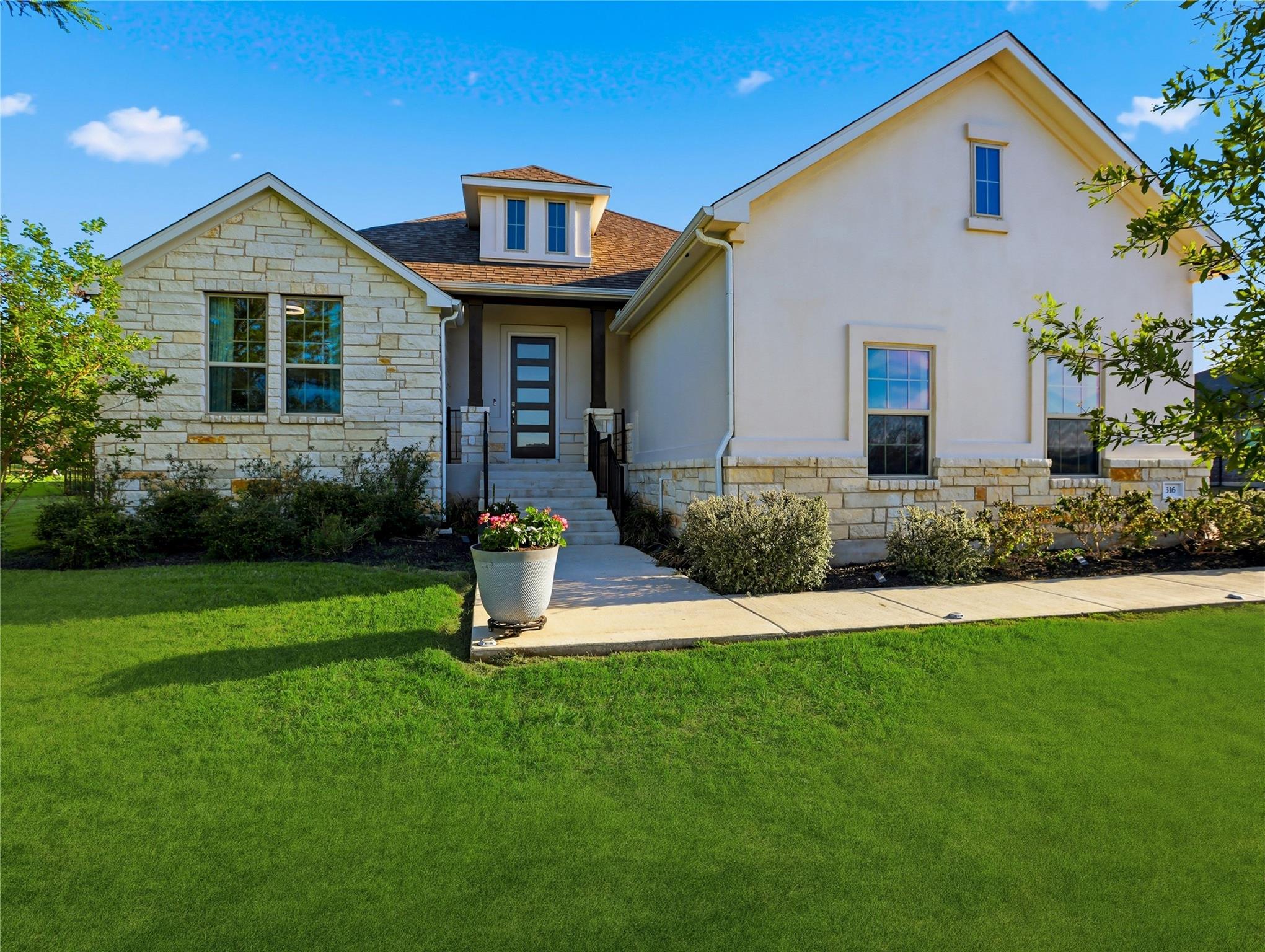 316 Raptor Beak Way, Cedar Creek, TX 78612